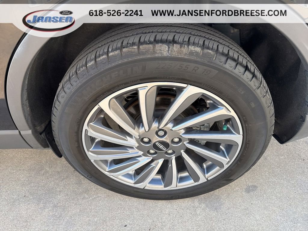 Used 2023 Lincoln Corsair Reserve w/ Towing Package AWD/4WD image 8