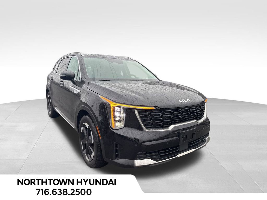 Used 2025 Kia Sorento EX w/ EX Panoramic Sunroof Package image 2