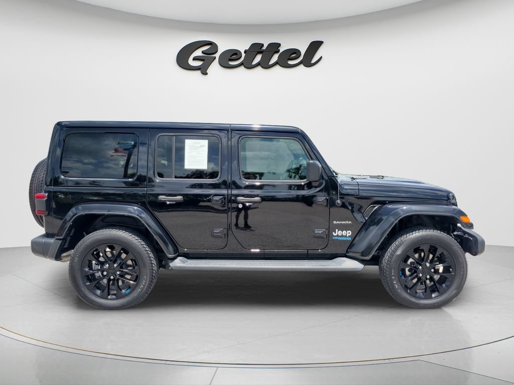 Used 2022 Jeep Wrangler Unlimited Sahara w/ Cold Weather Group AWD/4WD image 4