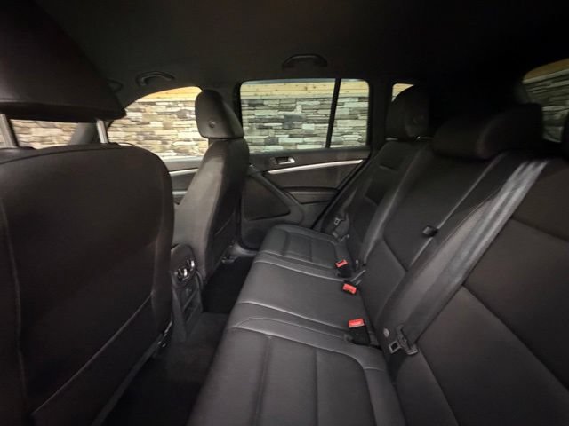 Used 2016 Volkswagen Tiguan R-Line AWD/4WD image 28