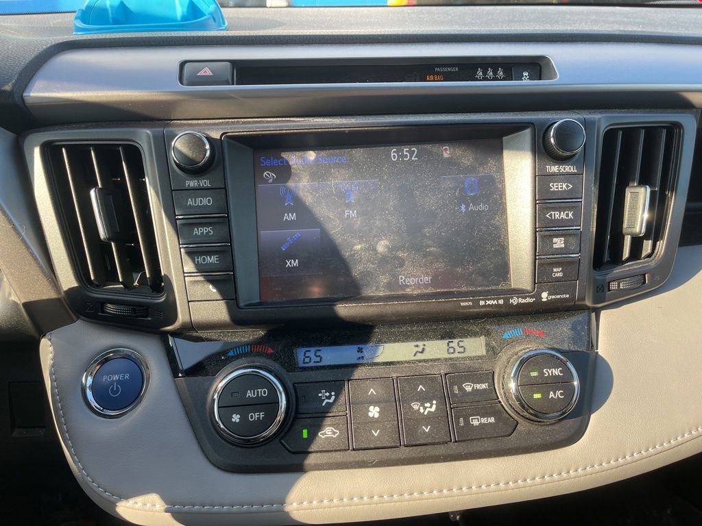 Used 2018 Toyota RAV4 XLE w/ Carpet Mat Package AWD/4WD image 16
