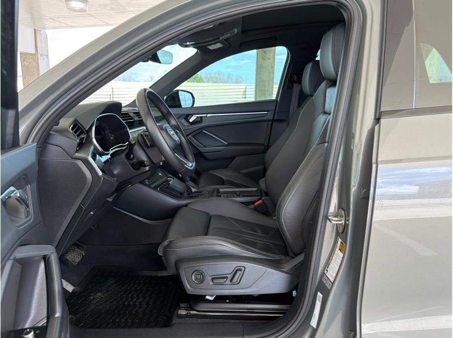 Used 2023 Audi Q3 2.0T Premium Plus image 10
