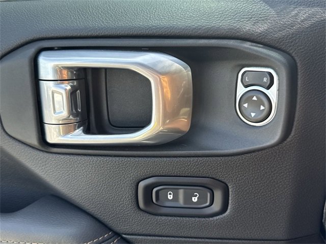Used 2023 Jeep Gladiator Overland image 17
