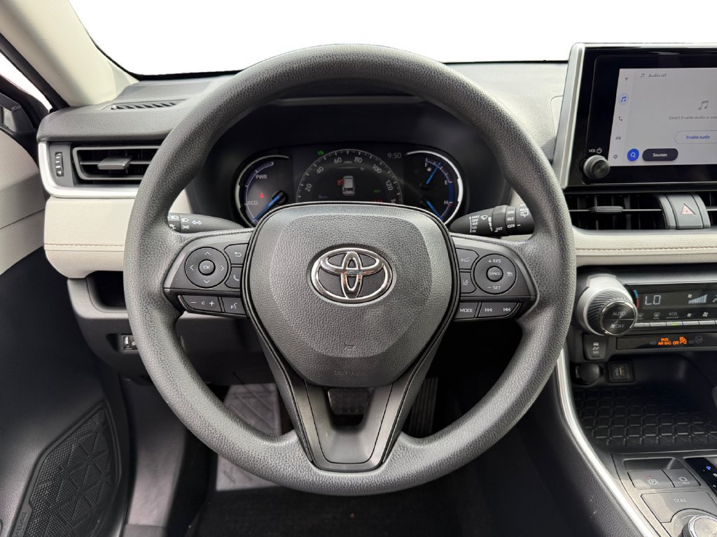Used 2025 Toyota RAV4 XLE AWD/4WD image 12