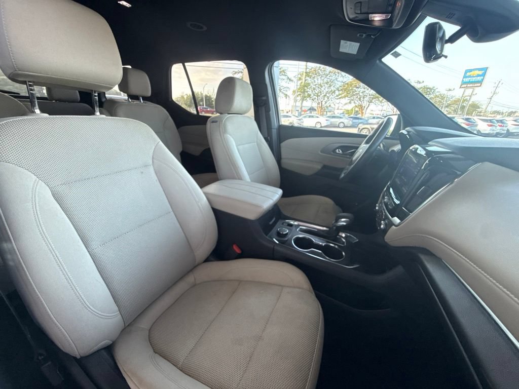 Used 2023 Chevrolet Traverse LT FWD image 27