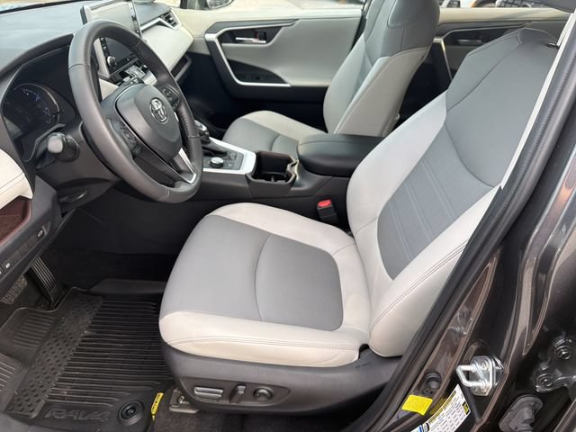 Used 2022 Toyota RAV4 Limited AWD/4WD image 11