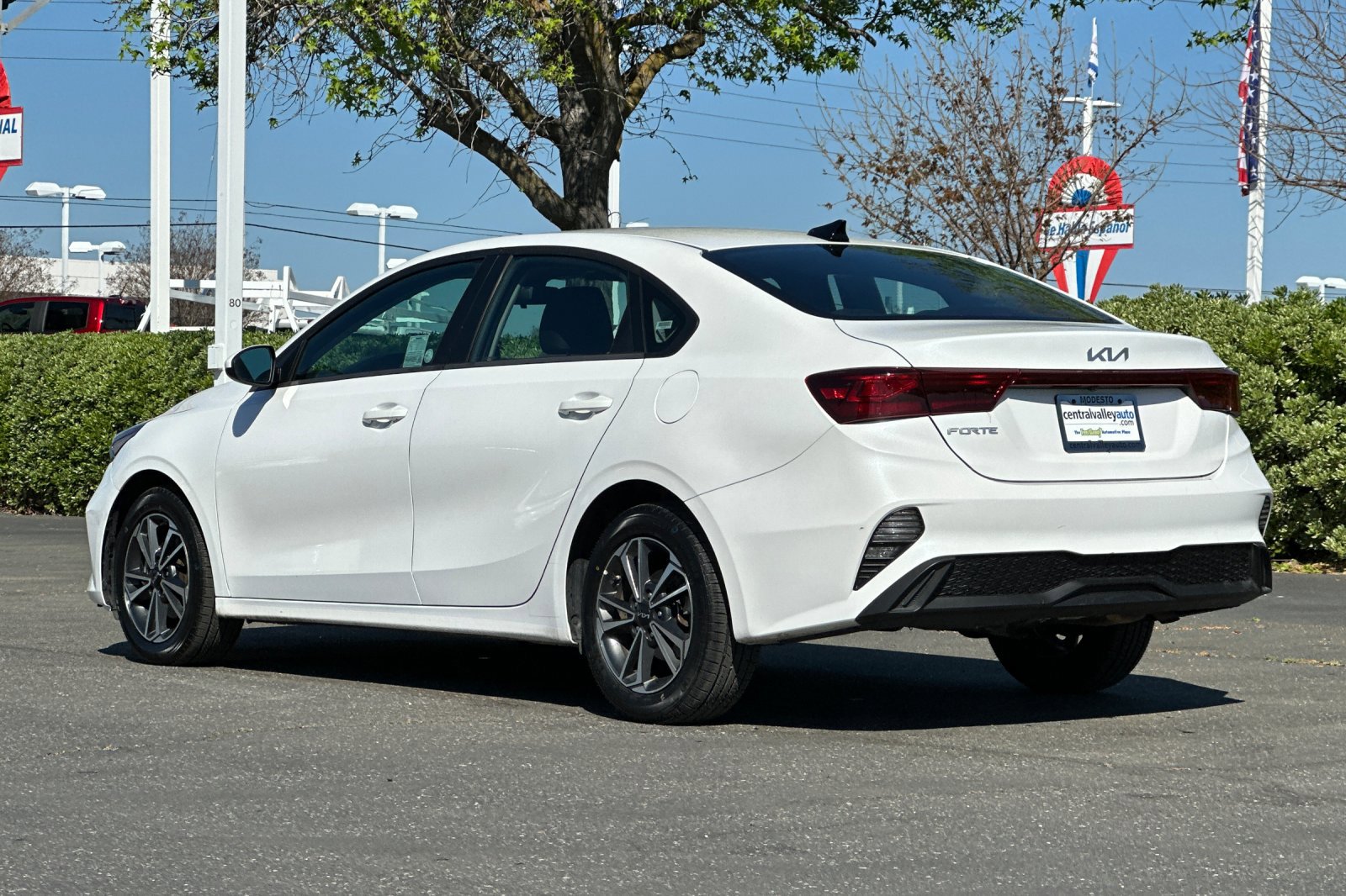 Used 2024 Kia Forte LXS image 6