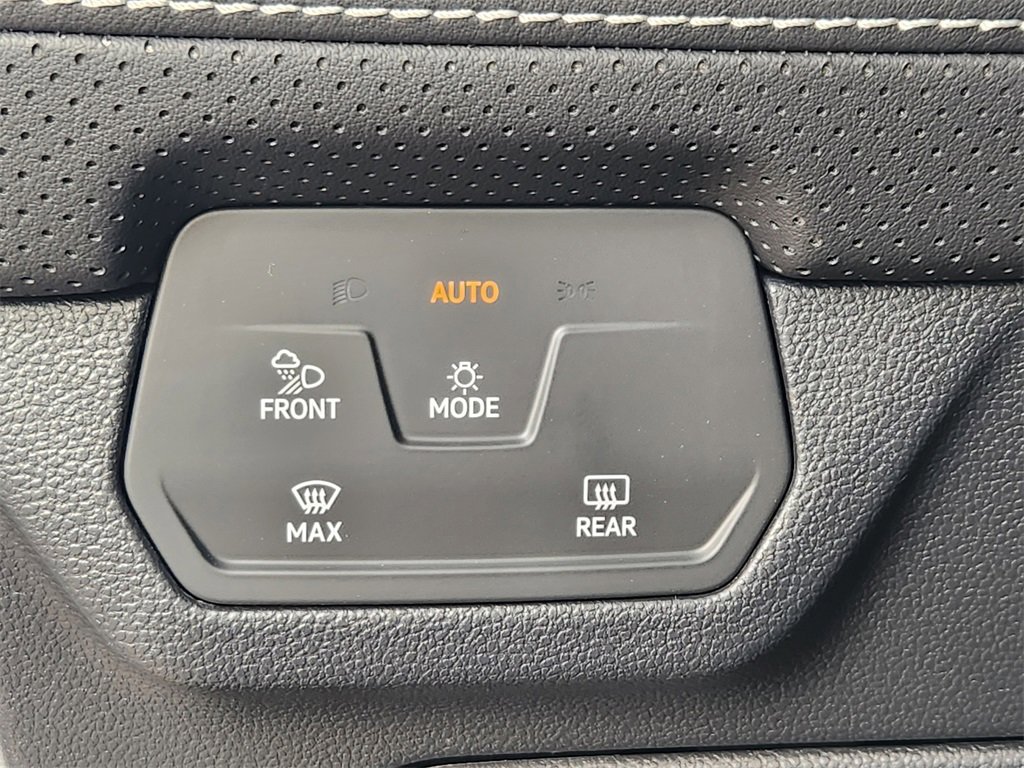 New 2026 Volkswagen Atlas SE image 11