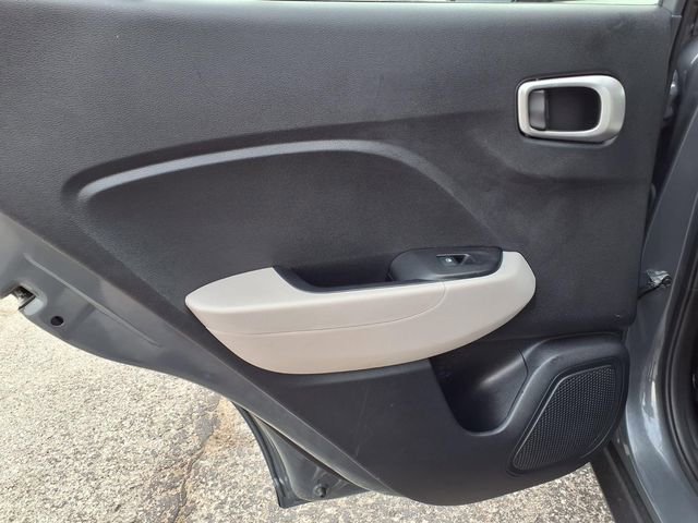 Used 2025 Hyundai Venue SEL FWD image 87
