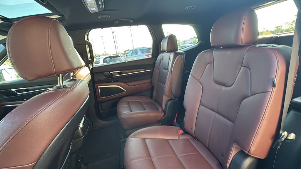 Used 2024 Kia Telluride EX w/ EX Captain's Chair Package AWD/4WD image 26