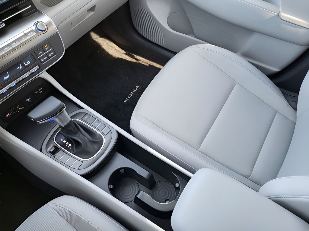 Used 2025 Hyundai Kona SEL image 20