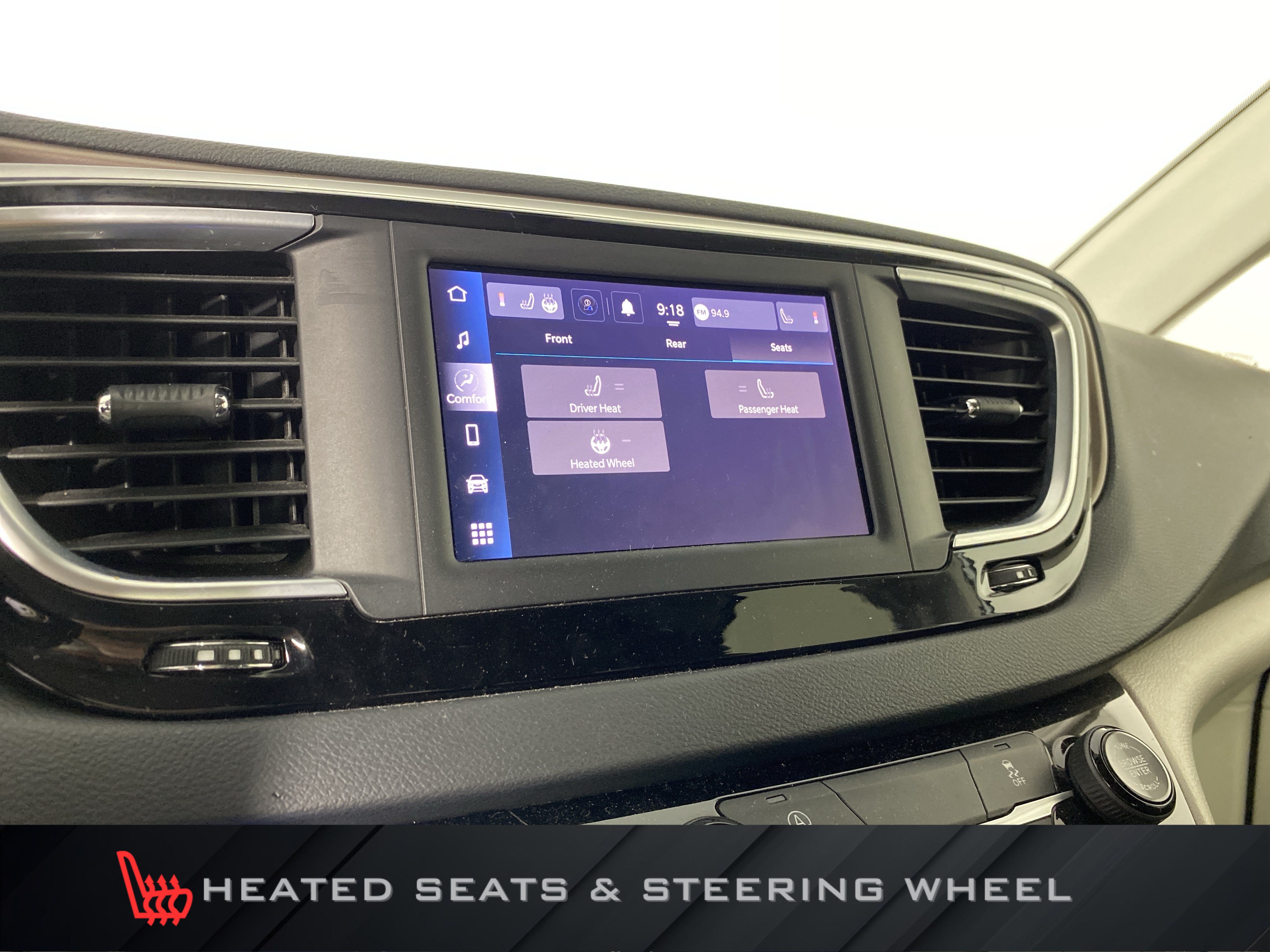 Used 2023 Chrysler Voyager LX FWD image 5
