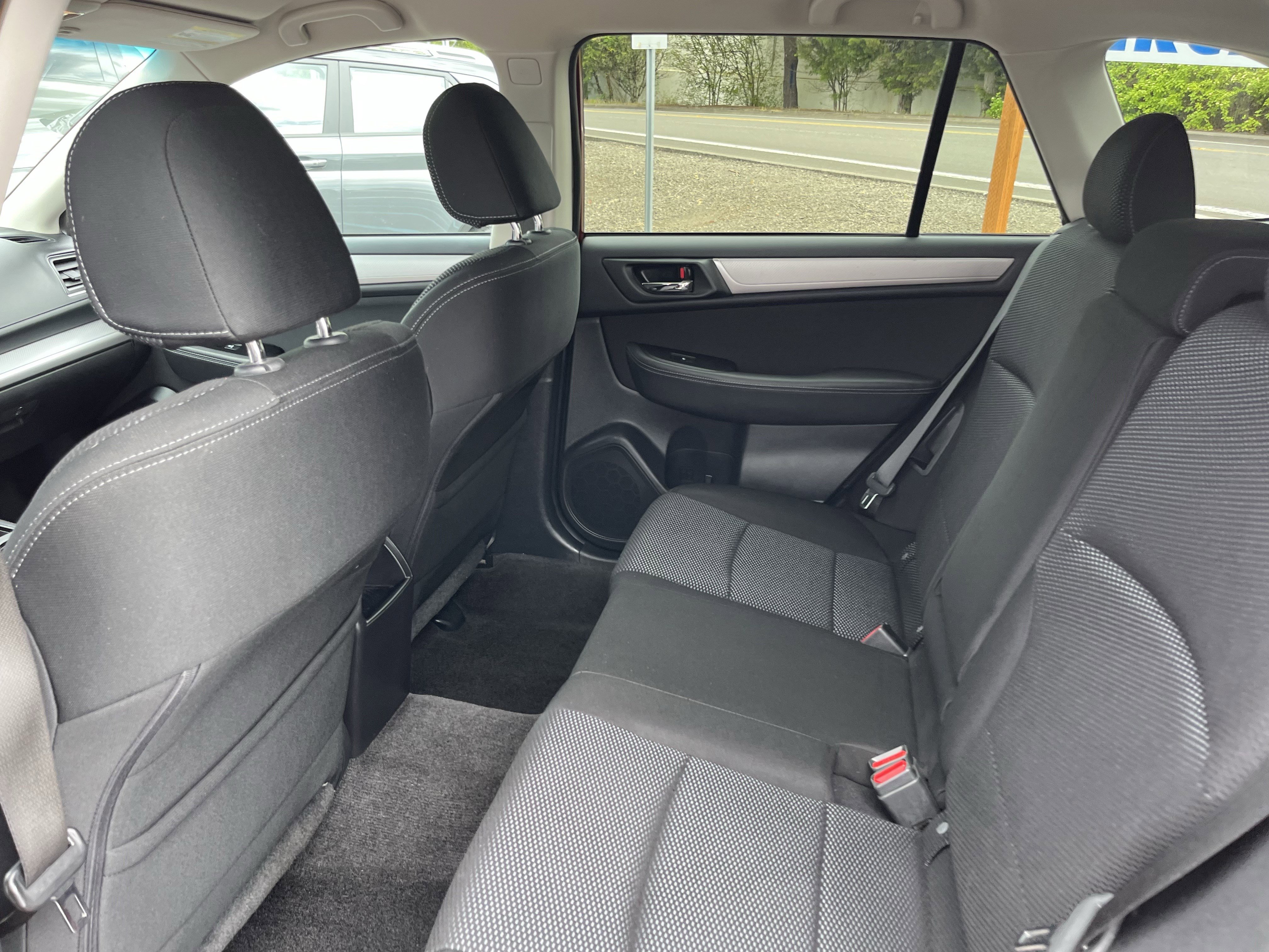 Used 2015 Subaru Outback 2.5i Premium AWD/4WD image 13