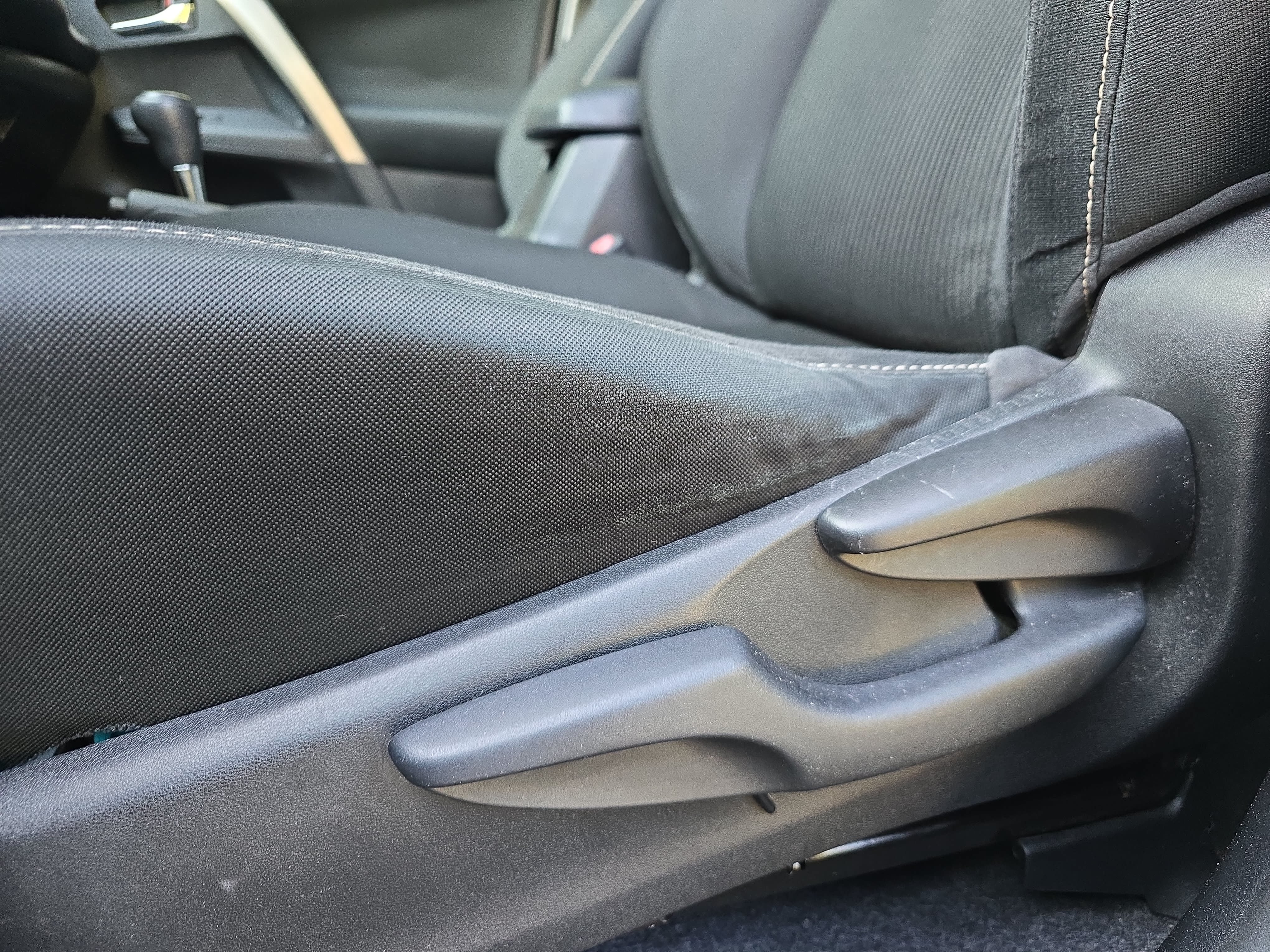 Used 2015 Toyota RAV4 XLE FWD image 26