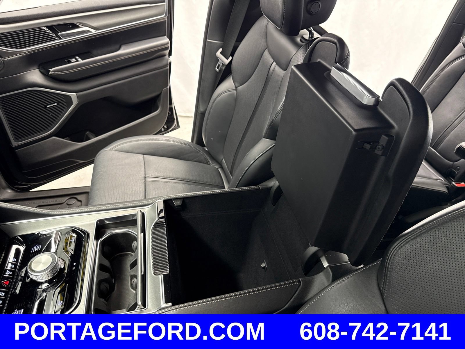 Used 2024 Jeep Wagoneer Series II w/ Convenience Group I AWD/4WD image 25