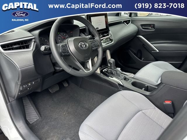 Used 2025 Toyota Corolla Cross SE w/ Moonroof Package image 18