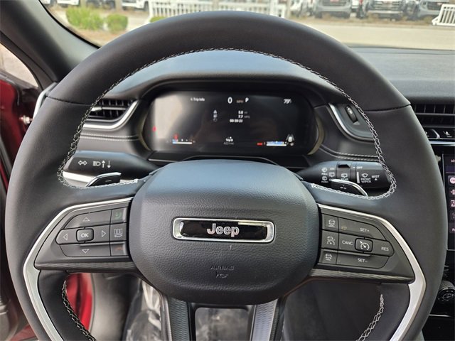 Certified 2025 Jeep Grand Cherokee Altitude image 29