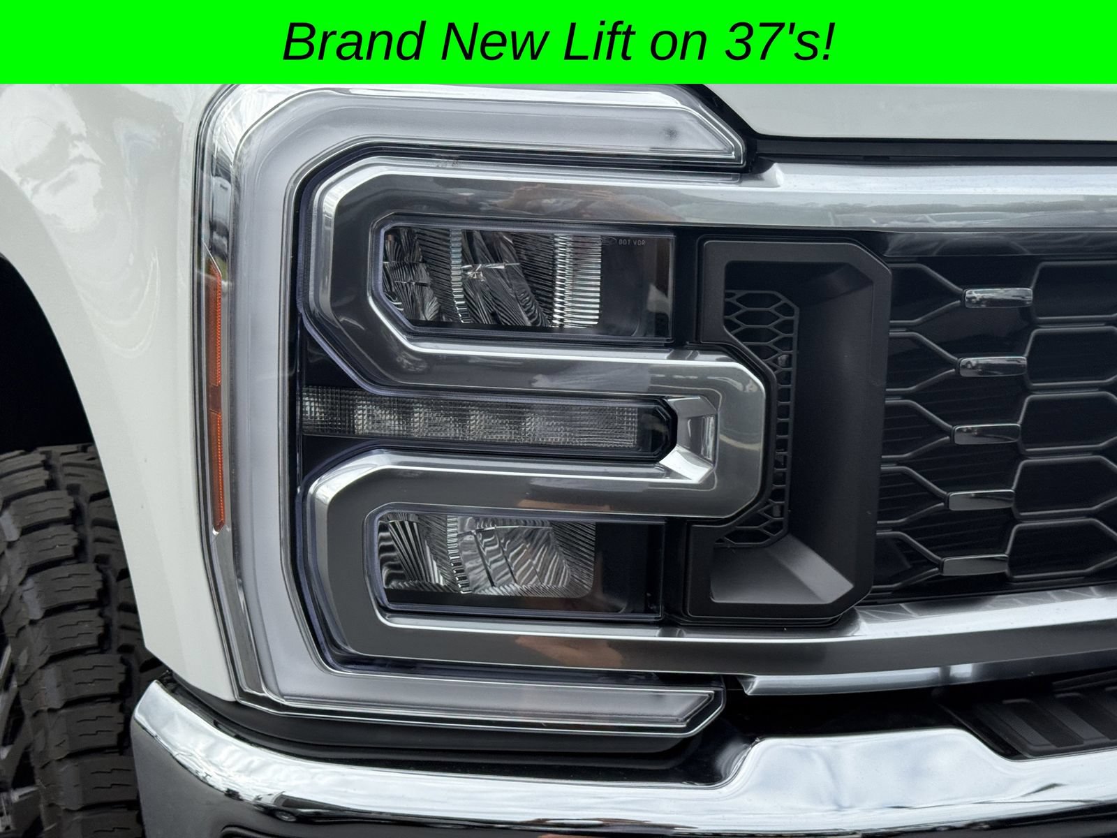 Used 2025 Ford F350 Lariat w/ Lariat Ultimate Package AWD/4WD image 9