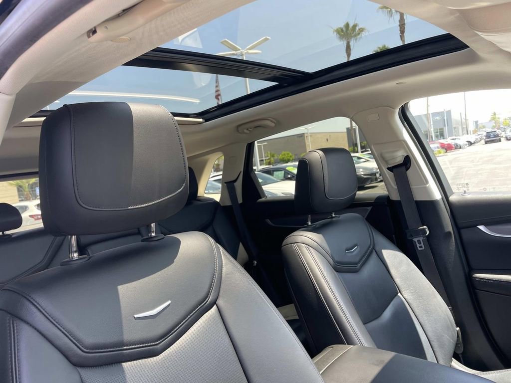 Used 2017 Cadillac XT5 Luxury w/ Driver Awareness Package FWD image 29