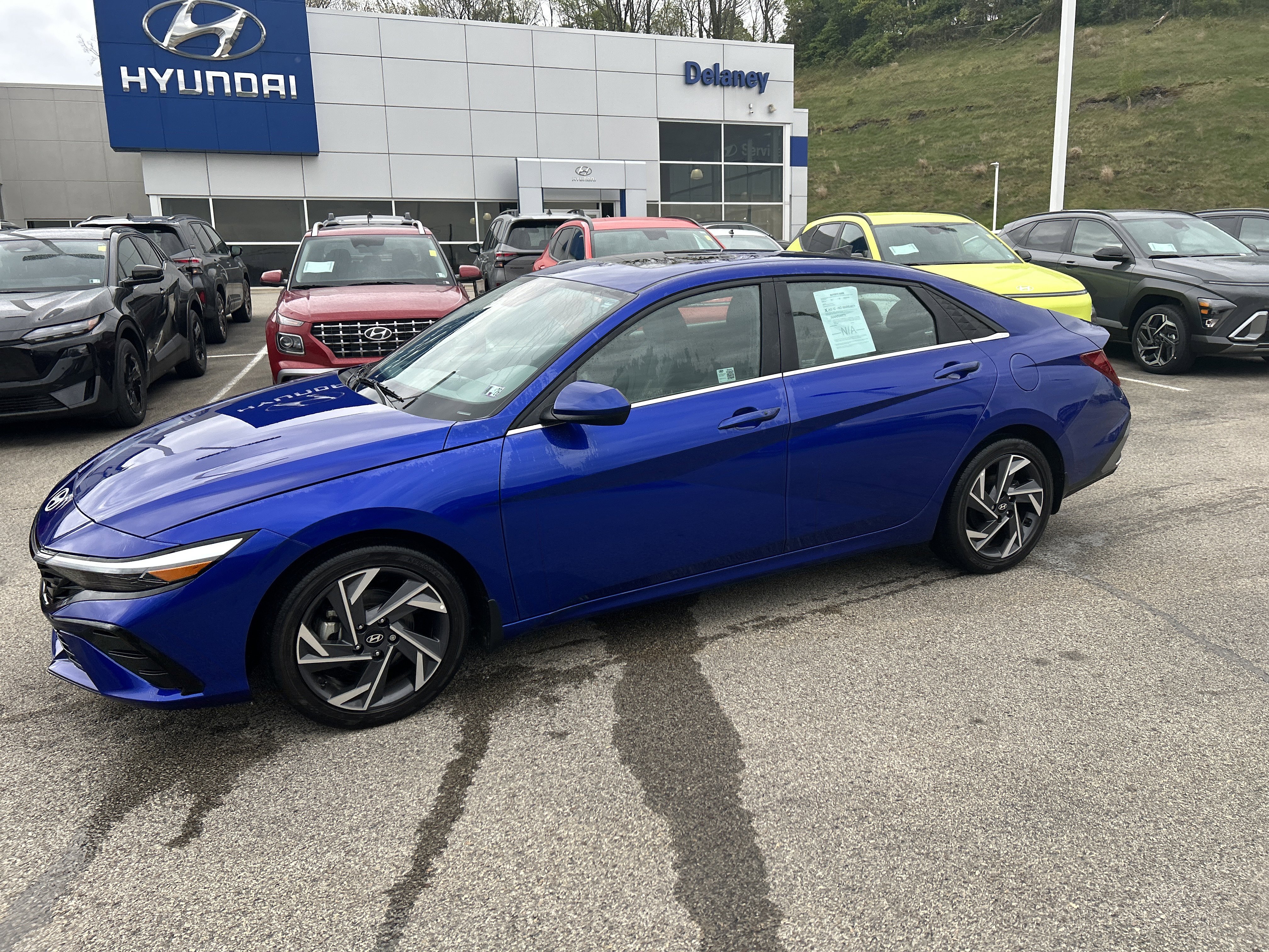 Used 2025 Hyundai Elantra SEL FWD image 21