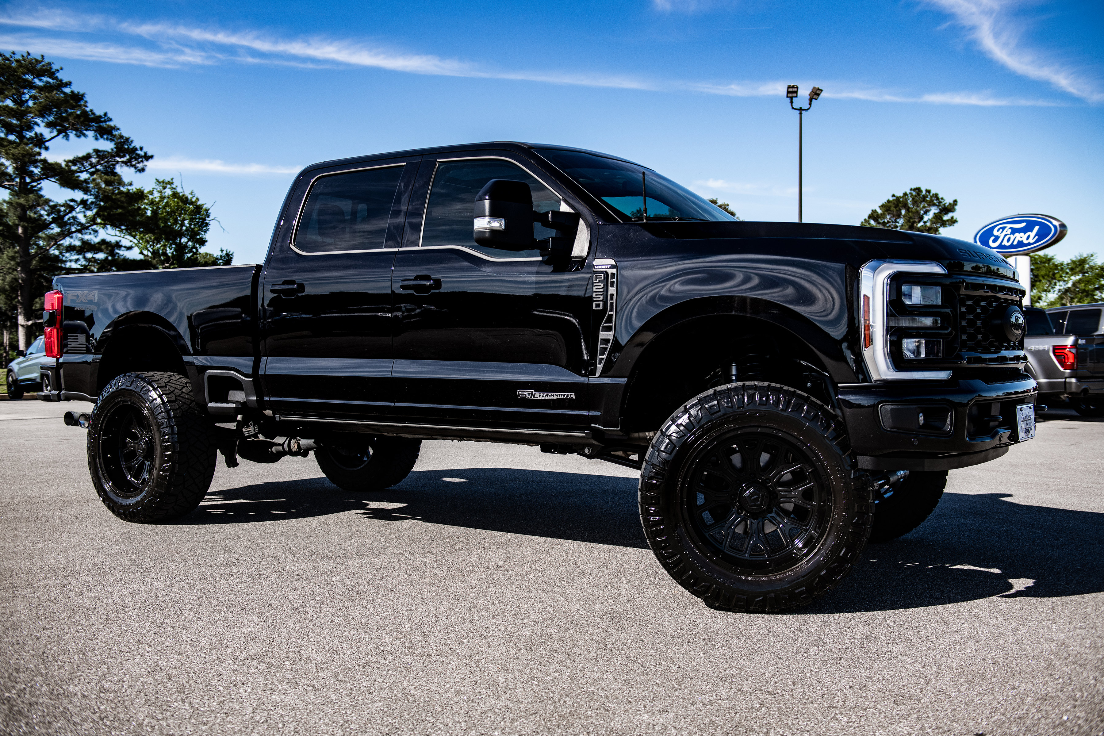 Used 2024 Ford F250 Lariat w/ Lariat Ultimate Package AWD/4WD image 32