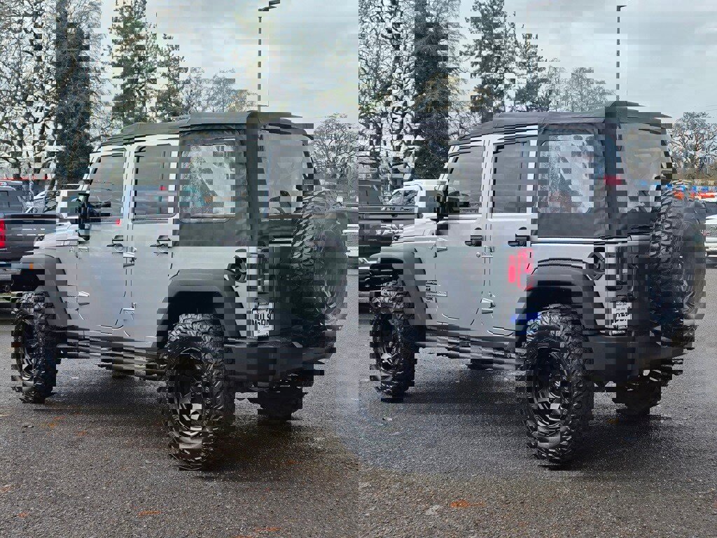 Used 2018 Jeep Wrangler Unlimited Sport w/ Connectivity Group image 29