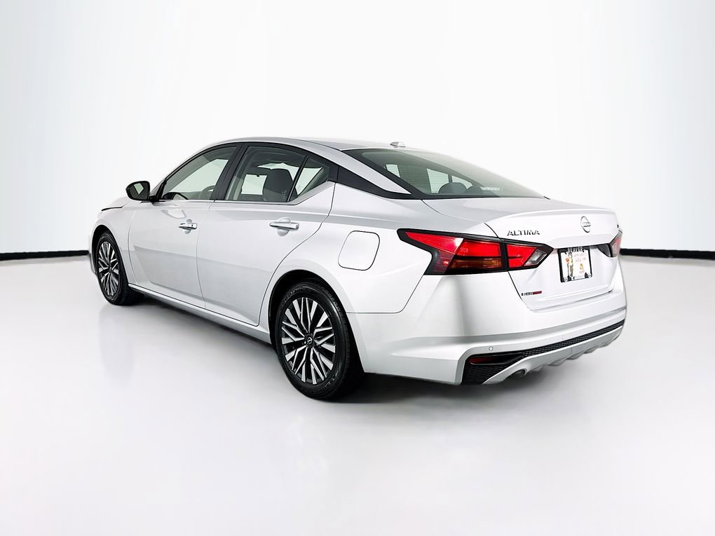 Used 2024 Nissan Altima 2.5 SV image 7