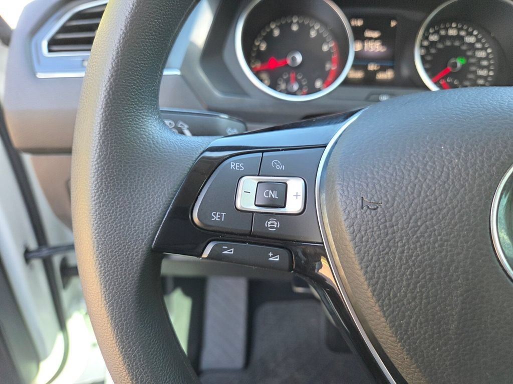 Used 2020 Volkswagen Tiguan S FWD image 30