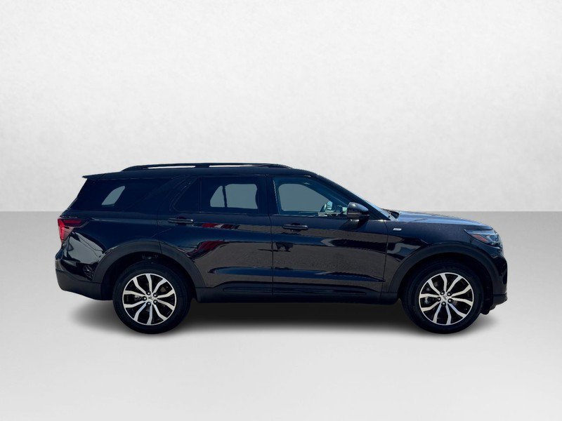 Used 2025 Ford Explorer ST-Line AWD/4WD image 4