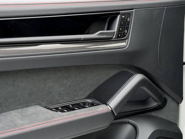 New 2026 Porsche Cayenne GTS image 8