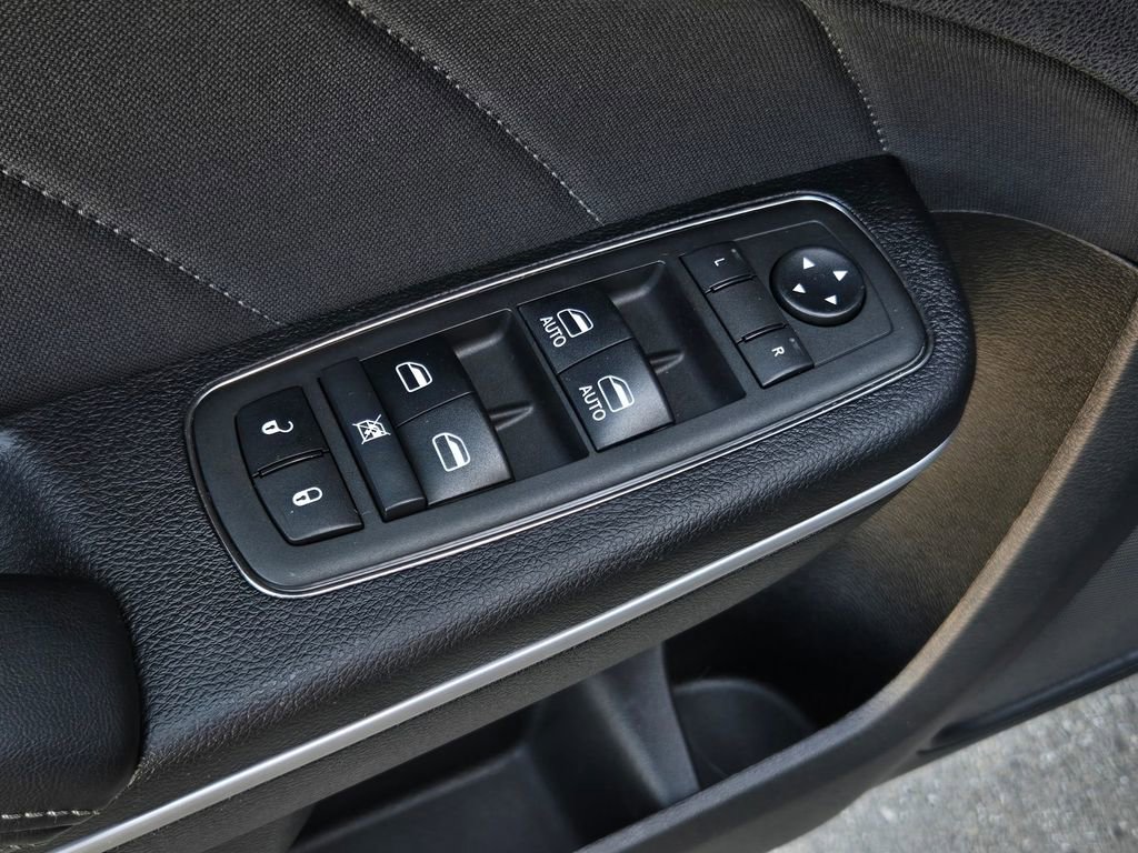 Used 2019 Dodge Charger R/T w/ Navigation & Travel Group image 12