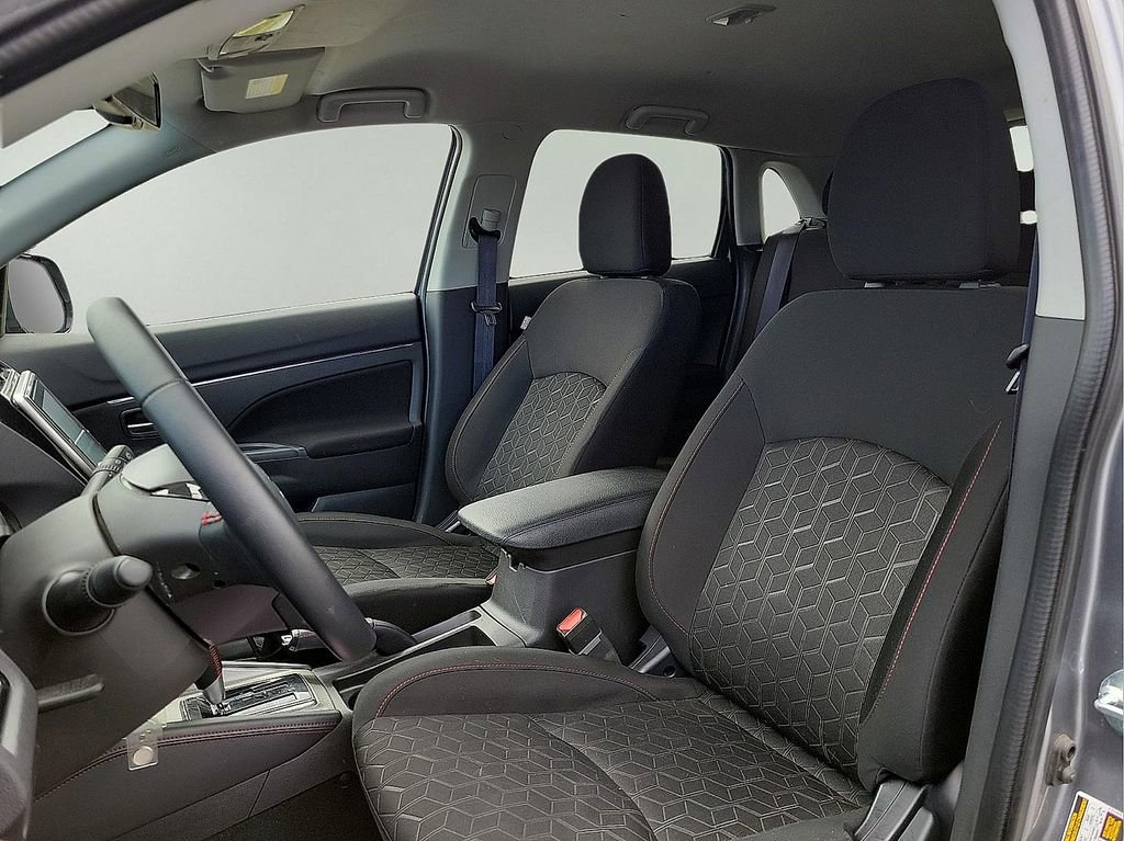 Used 2026 Mitsubishi Outlander Sport 2.0 ES image 11