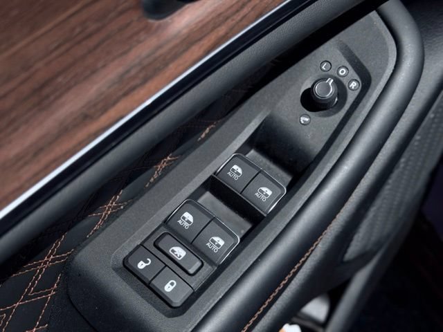 Used 2025 Jeep Grand Cherokee Summit AWD/4WD image 16