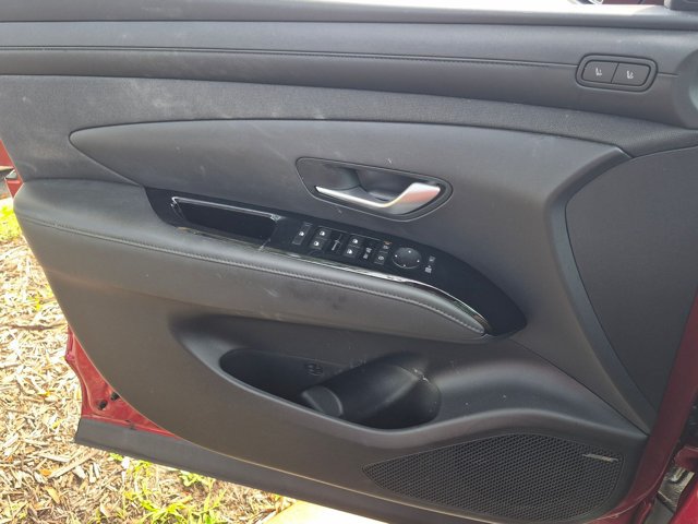 Used 2025 Hyundai Tucson Limited FWD image 10