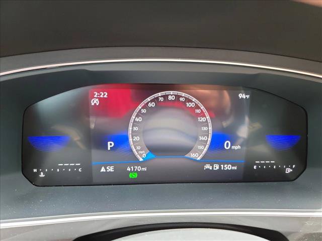 Used 2024 Volkswagen Tiguan SE w/ Panoramic Sunroof Package FWD image 17