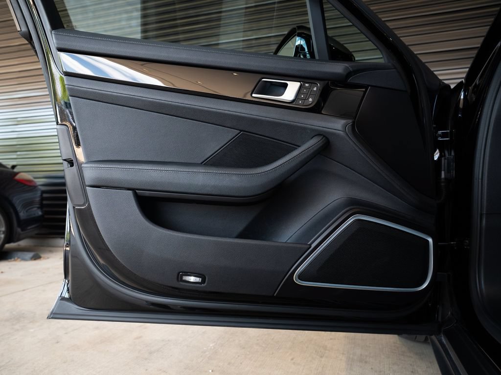 Certified 2023 Porsche Panamera image 23