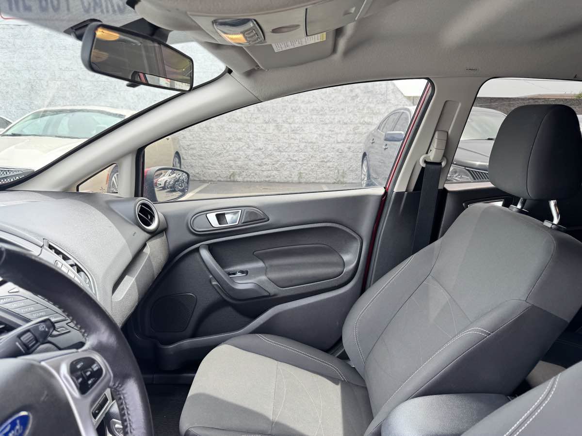 Used 2016 Ford Fiesta SE FWD image 33