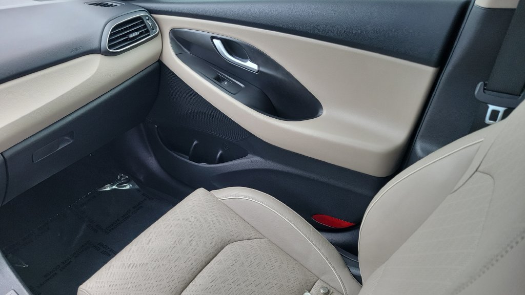 Used 2020 Hyundai Elantra GT w/ Style Package 02 FWD image 15