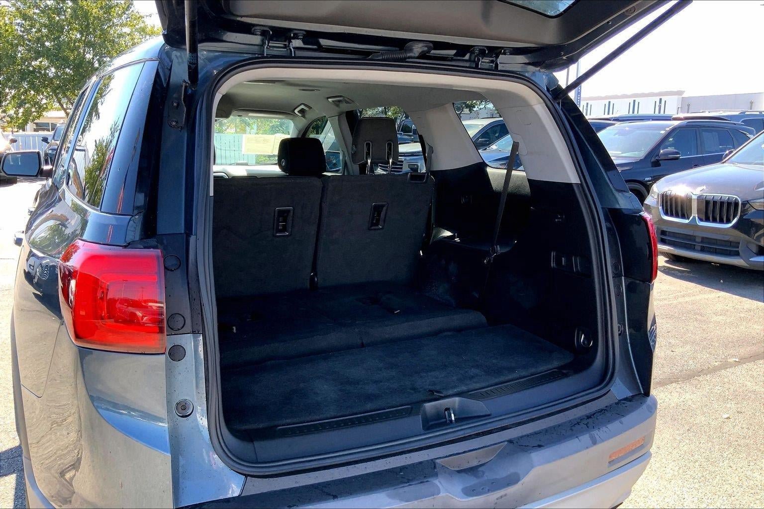 Used 2019 GMC Acadia SLE w/ LPO, Floor Liner Package FWD image 4