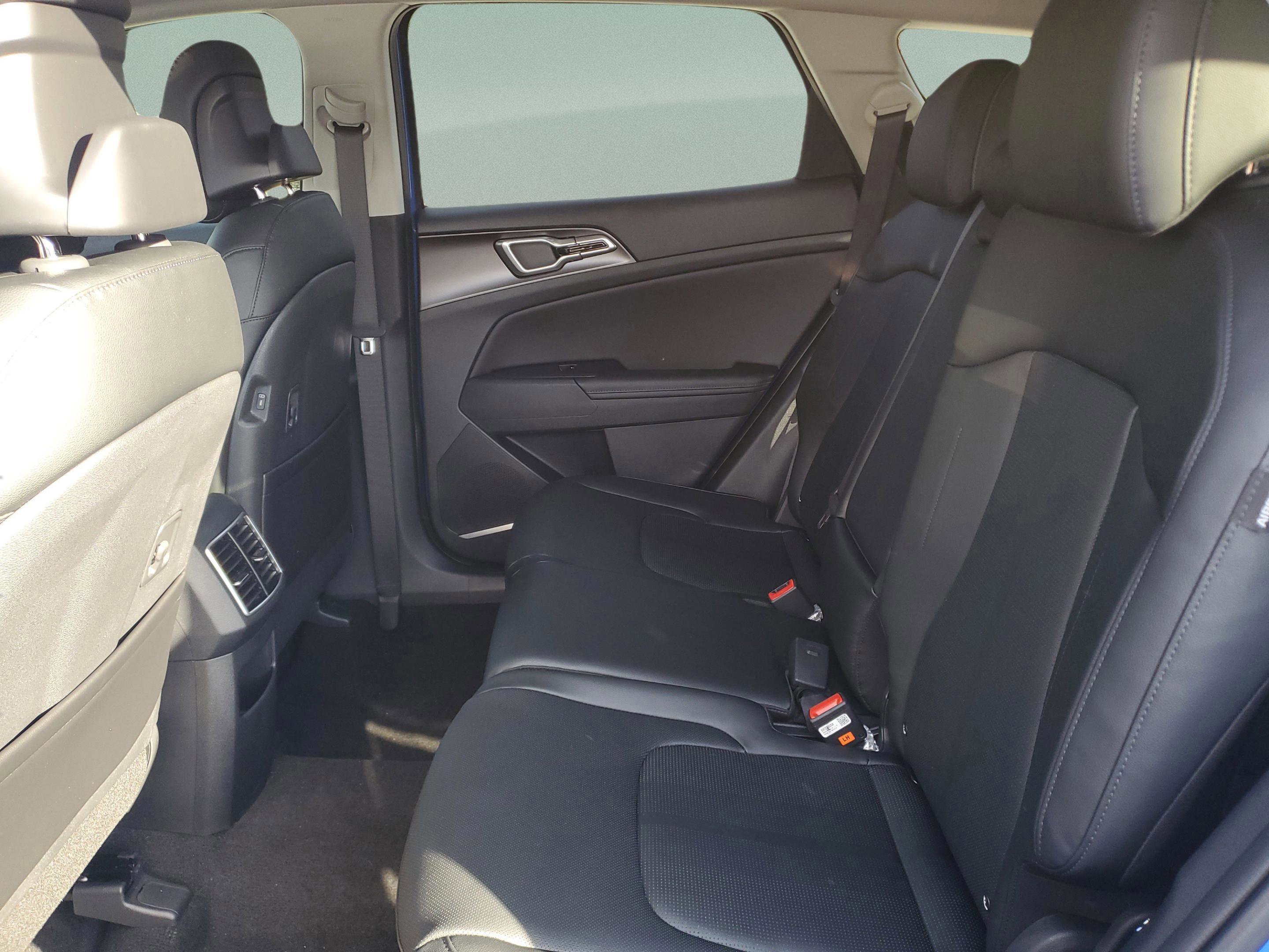 New 2026 Kia Sportage EX w/ EX Panorama Roof Package image 22