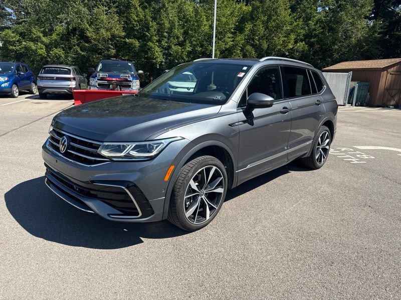 Used 2023 Volkswagen Tiguan SEL R-Line AWD/4WD image 2
