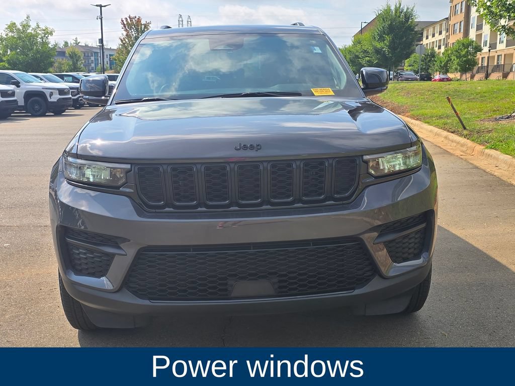 Used 2024 Jeep Grand Cherokee Altitude AWD/4WD image 6