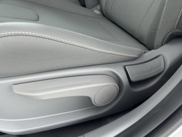New 2026 Hyundai Elantra Sport FWD image 33