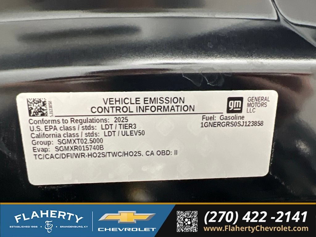 Used 2025 Chevrolet Traverse LT FWD image 17