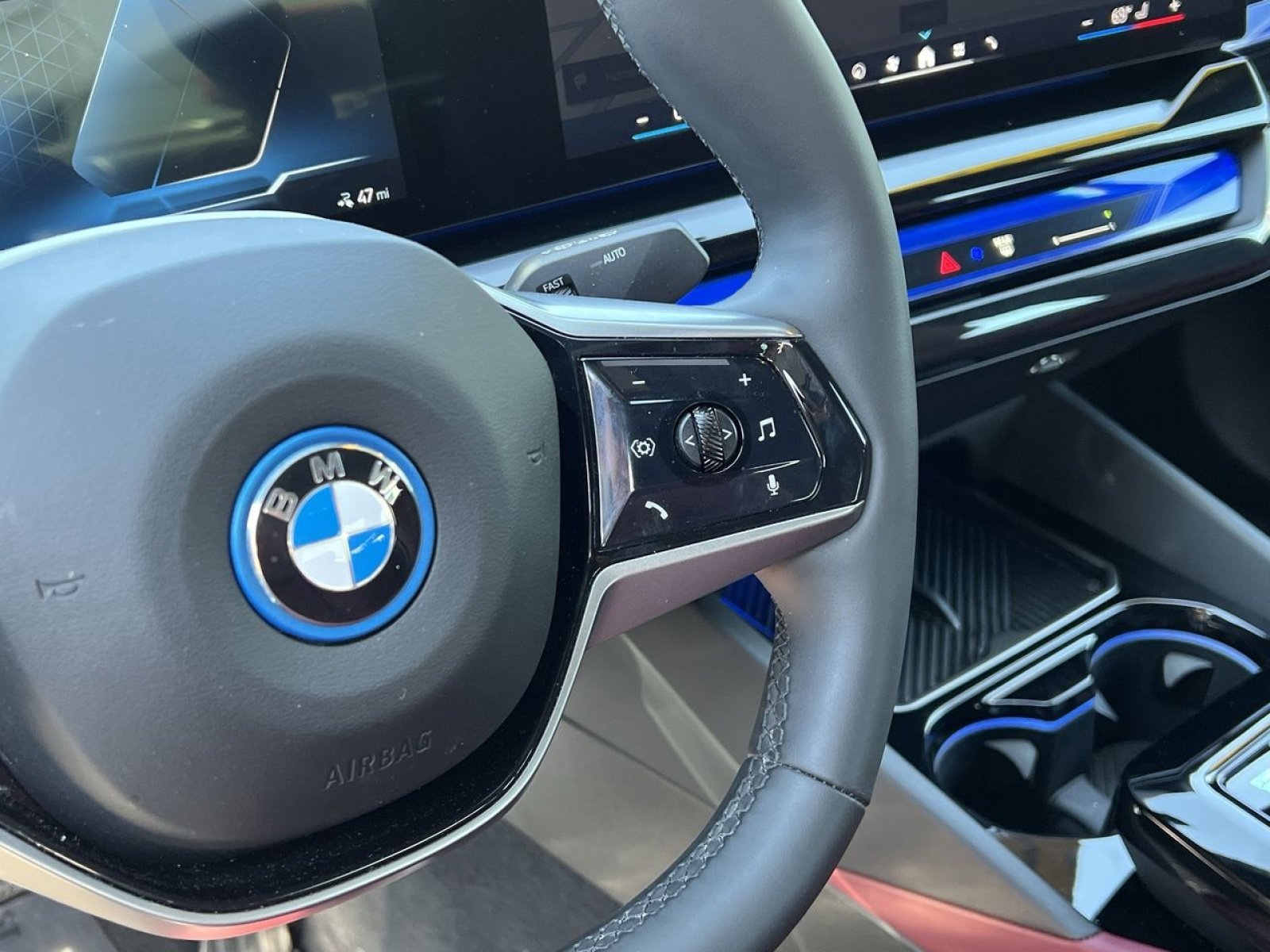Used 2025 BMW i5 xDrive40 w/ Premium Package AWD/4WD image 34