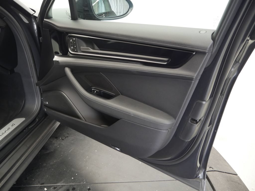Certified 2026 Porsche Panamera 4 AWD/4WD image 22