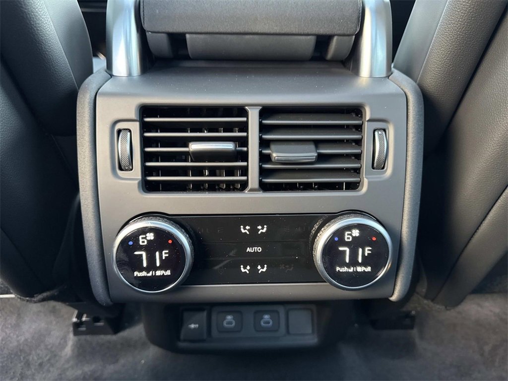 New 2025 Land Rover Discovery S image 17