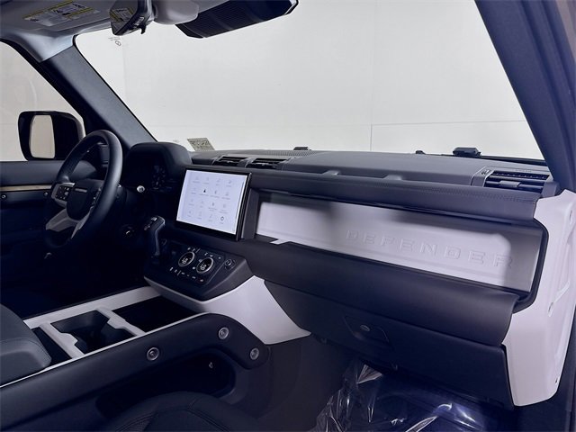 Certified 2025 Land Rover Defender 110 S image 31