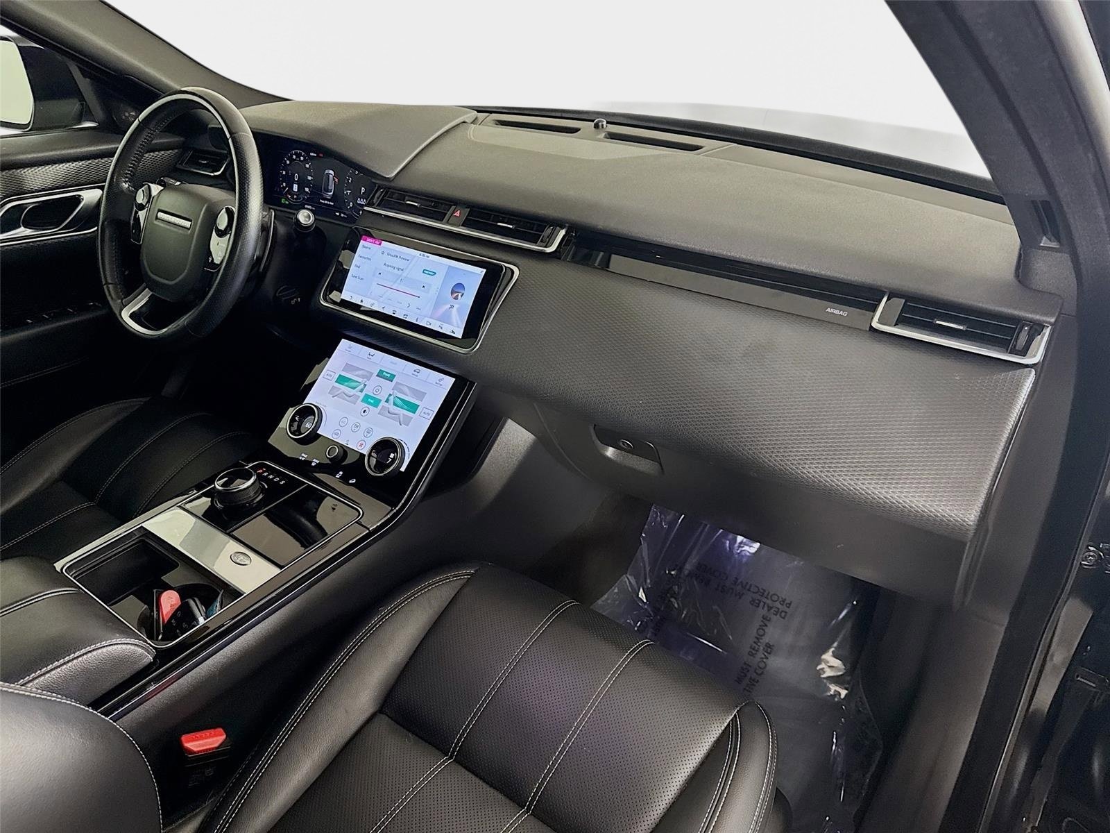 Used 2019 Land Rover Range Rover Velar S AWD/4WD image 32
