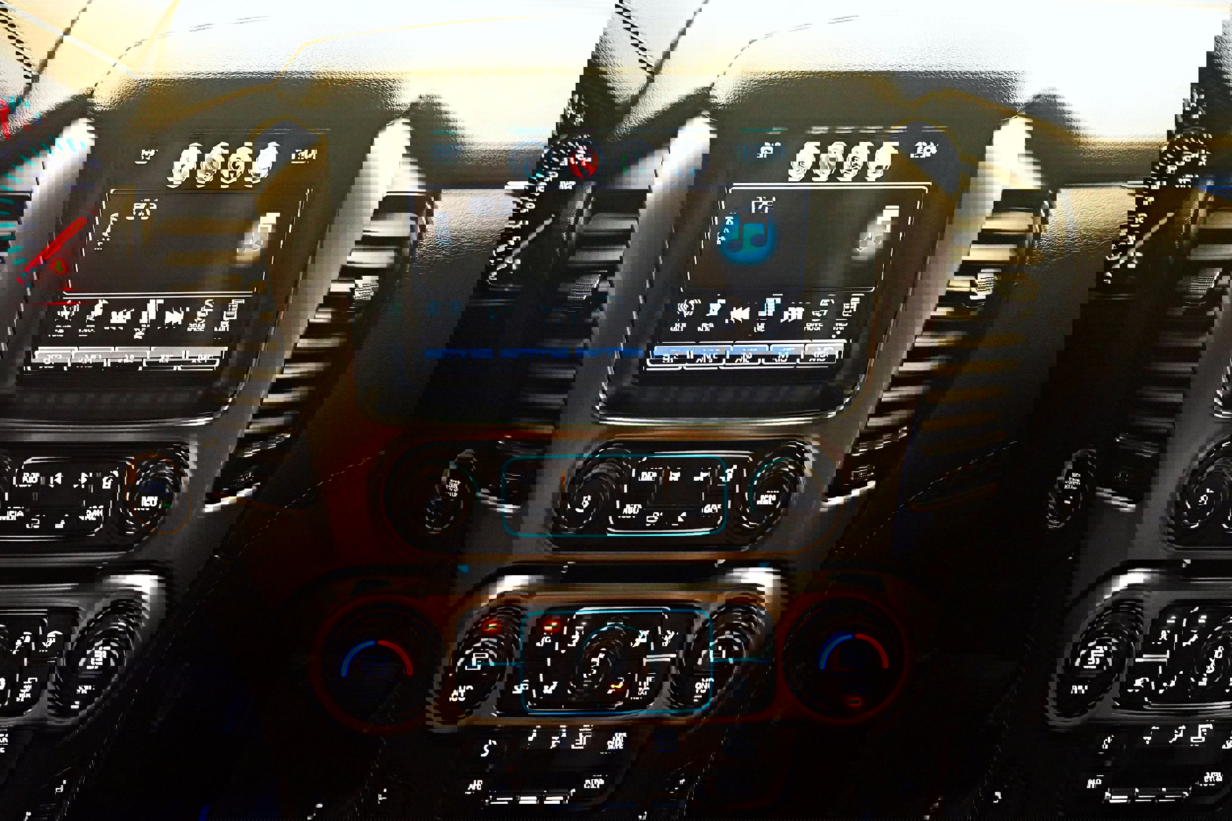 Used 2020 Chevrolet Suburban Premier w/ RST 6.2L Performance Edition image 15